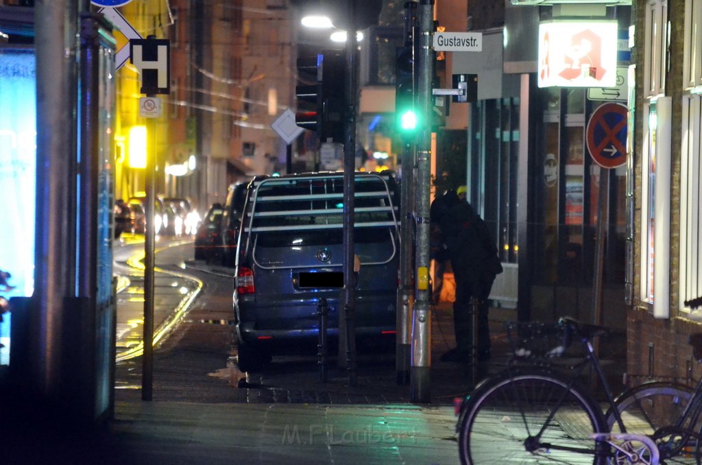 Einsatz BF Verdaechtiges Fahrzeug Koeln Suelz Zuelpischerstr Gustavstr P33.JPG - Miklos Laubert